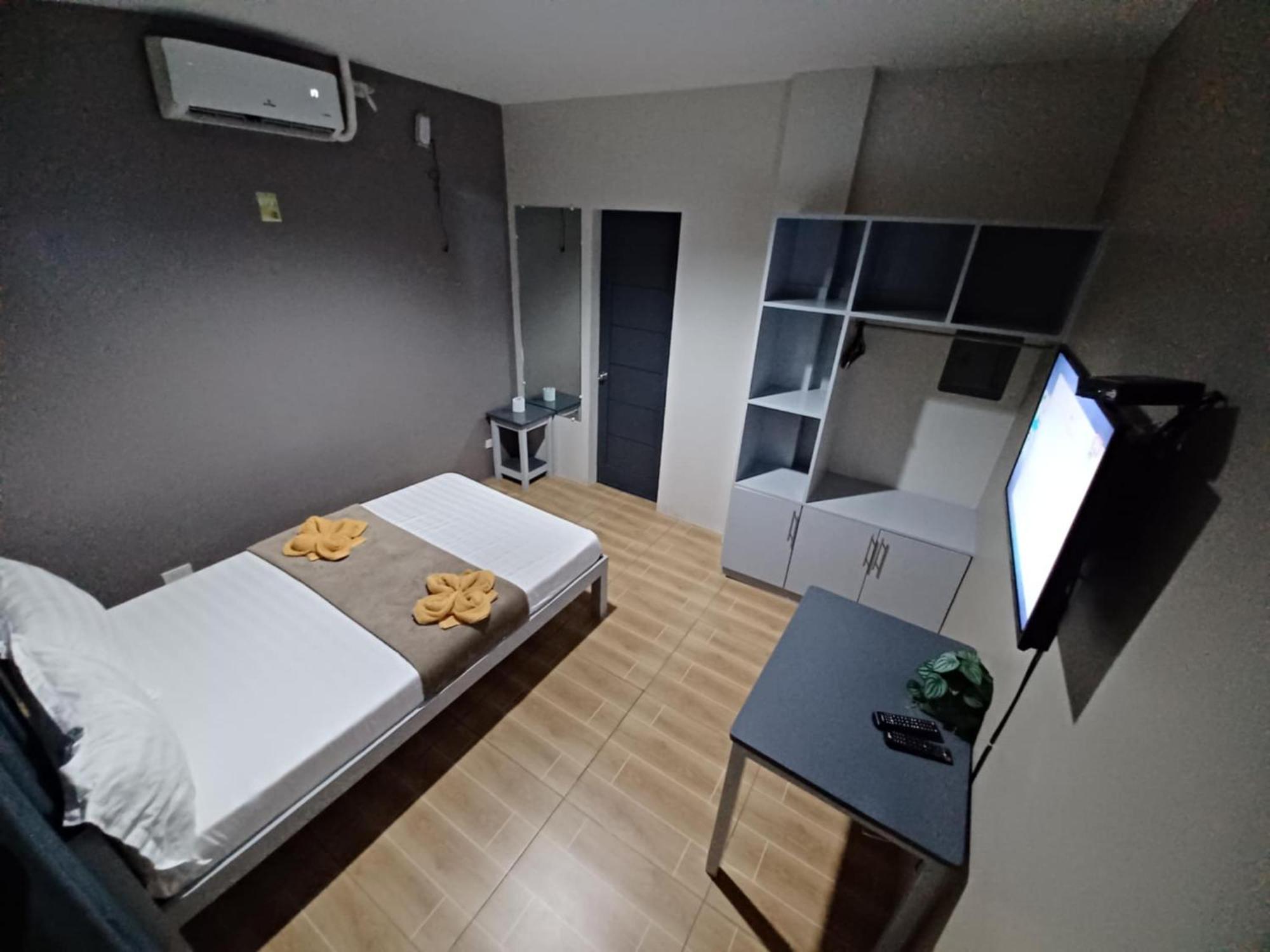2020 Travelers Inn Dumaguete City Exterior foto